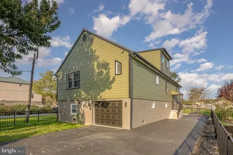 Exterior - 1102 Burke Rd, Middle River, MD 21220 photo 6 of 17