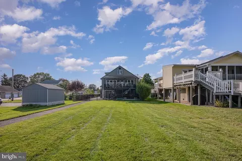 Exterior - 1102 Burke Rd, Middle River, MD 21220 photo 7 of 17