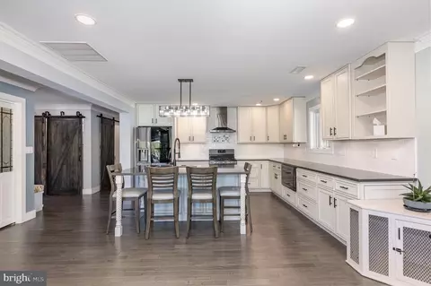 Kitchen - 1102 Burke Rd, Middle River, MD 21220 photo 2 of 4