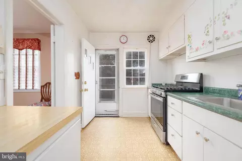 Entry Way - 138 Murdock Rd, Baltimore, MD 21212 photo 1 of 1