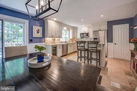 11907 Thurloe Dr, Lutherville Timonium, MD 21093