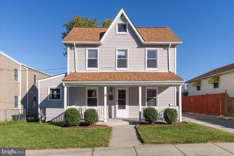6 Roberts Ave, Catonsville, MD 21228