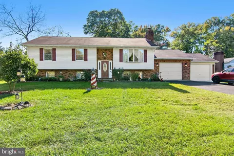 6919 Yale Rd, Middle River, MD 21220