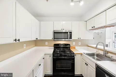 Kitchen - 2309 Falls Gable Ln #D, Baltimore, MD 21209 photo 1 of 2