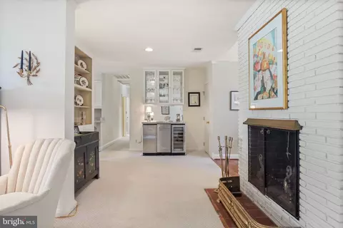 Entry Way - 7910 Springway Rd, Towson, MD 21204 photo 2 of 3