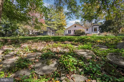 Exterior - 7910 Springway Rd, Towson, MD 21204 photo 3 of 3