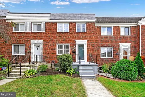 1145 Deanwood Rd, Parkville, MD 21234