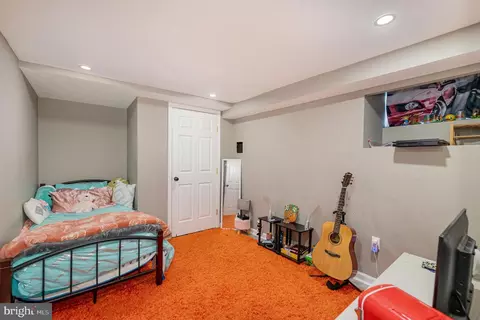 Bedroom - 2922 Ritchie Ave, Sparrows Point, MD 21219 photo 2 of 3