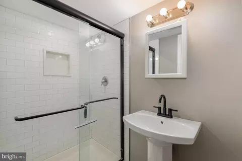 Bath - 2922 Ritchie Ave, Sparrows Point, MD 21219 photo 1 of 1