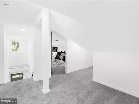 Entry Way - 7412 Beech Ave, Baltimore, MD 21206 photo 2 of 3