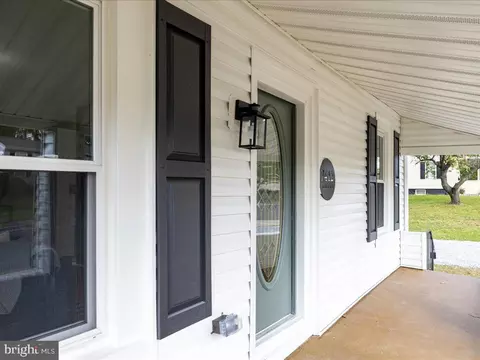 Exterior - 7412 Beech Ave, Baltimore, MD 21206 photo 2 of 7
