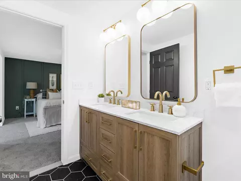 Bath - 7412 Beech Ave, Baltimore, MD 21206 photo 2 of 5