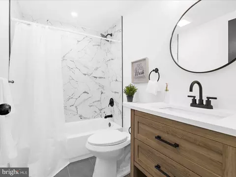 Bath - 7412 Beech Ave, Baltimore, MD 21206 photo 4 of 5