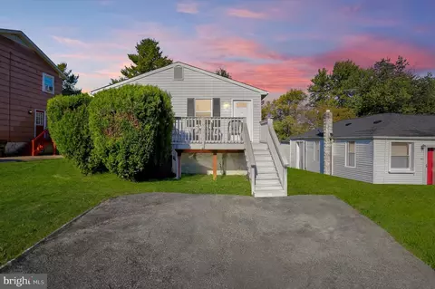 21 Rollwin Rd, Windsor Mill, MD 21244 photo 1