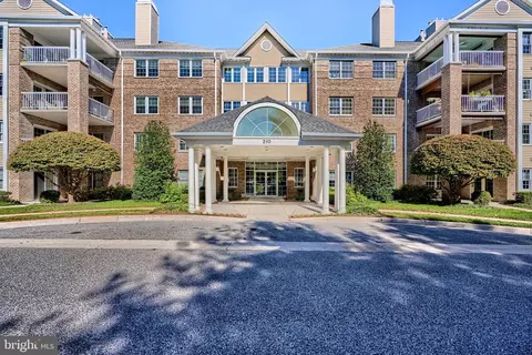 210 Belmont Forest Ct #202, Lutherville Timonium, MD 21093