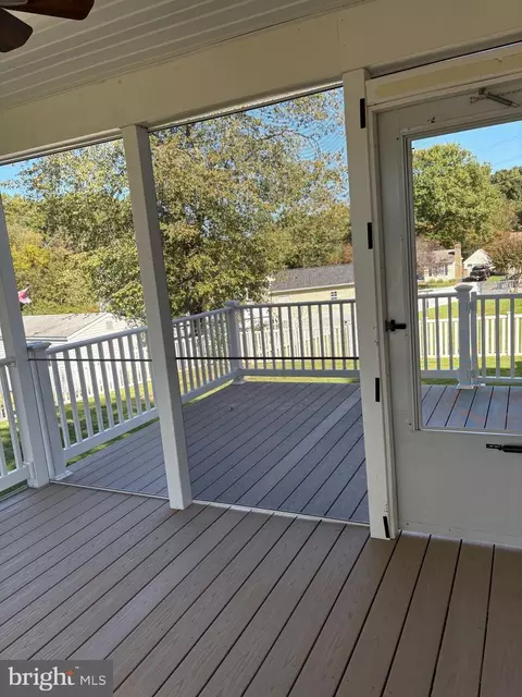Exterior - 4 White Ash Ct, Middle River, MD 21220 photo 1 of 4