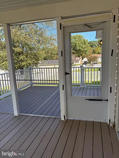 Exterior - 4 White Ash Ct, Middle River, MD 21220 photo 3 of 4