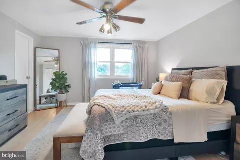 Bedroom - 933 Grovehill Rd, Halethorpe, MD 21227 photo 2 of 7