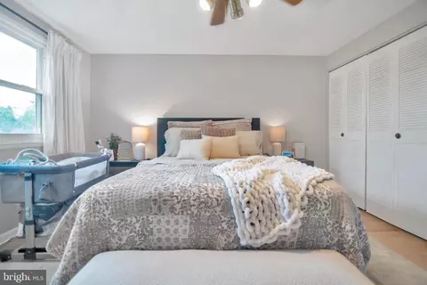 Bedroom - 933 Grovehill Rd, Halethorpe, MD 21227 photo 4 of 7