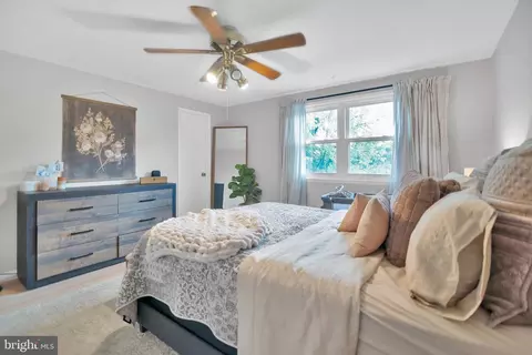 Bedroom - 933 Grovehill Rd, Halethorpe, MD 21227 photo 3 of 7