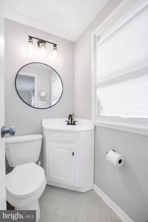Bath - 933 Grovehill Rd, Halethorpe, MD 21227 photo 1 of 7