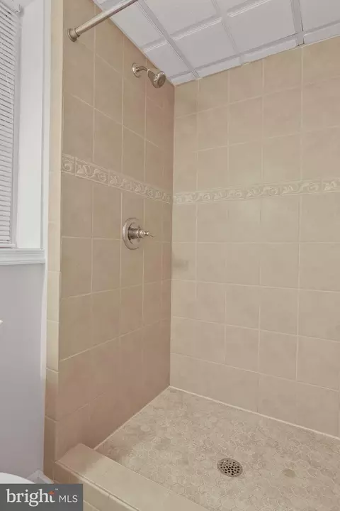 Bath - 41 Windemere Pkwy, Phoenix, MD 21131 photo 6 of 6