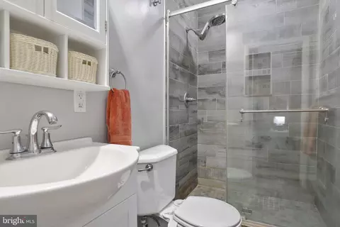 Bath - 41 Windemere Pkwy, Phoenix, MD 21131 photo 2 of 6