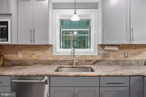 Kitchen - 41 Windemere Pkwy, Phoenix, MD 21131 photo 3 of 4