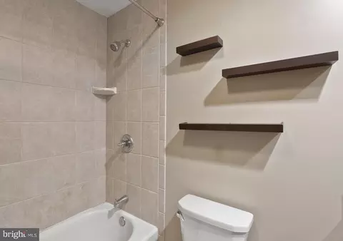 Bath - 41 Windemere Pkwy, Phoenix, MD 21131 photo 4 of 6