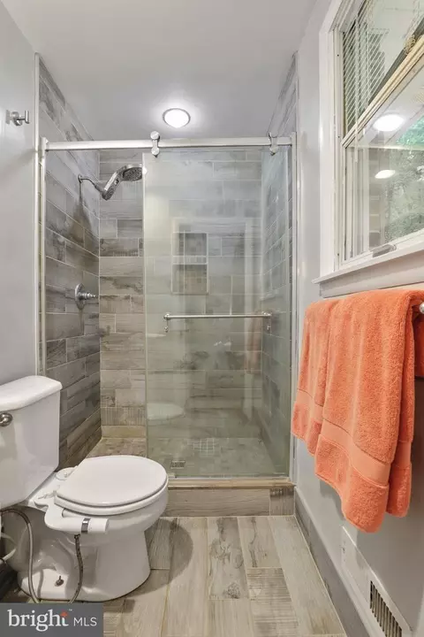 Bath - 41 Windemere Pkwy, Phoenix, MD 21131 photo 1 of 6