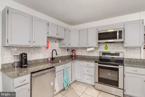 Kitchen - 5204 Larlin Rd, Halethorpe, MD 21227 photo 3 of 3
