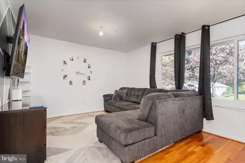 Living - 5204 Larlin Rd, Halethorpe, MD 21227 photo 2 of 2