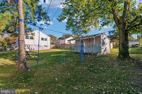 Exterior - 5204 Larlin Rd, Halethorpe, MD 21227 photo 7 of 9