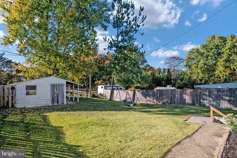 Exterior - 5204 Larlin Rd, Halethorpe, MD 21227 photo 9 of 9