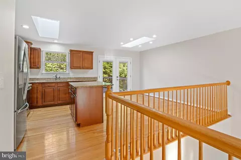 Entry Way - 2 Granny Smith Ct, Middle River, MD 21220 photo 2 of 2