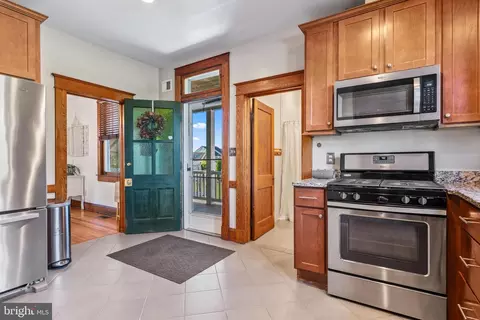 Entry Way - 4633 Ridge Rd, Nottingham, MD 21236 photo 5 of 10