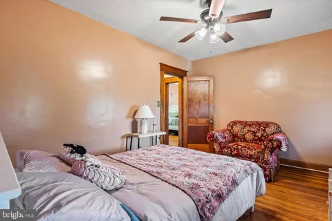 Bedroom - 4633 Ridge Rd, Nottingham, MD 21236 photo 4 of 7