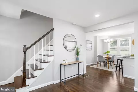 Entry Way - 5418 Hamilton Ave, Baltimore, MD 21206 photo 1 of 8