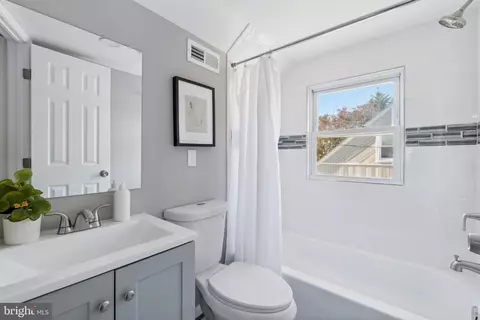 Bath - 1727 Brookview Rd, Dundalk, MD 21222 photo 2 of 2