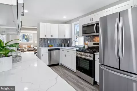 Kitchen - 1727 Brookview Rd, Dundalk, MD 21222 photo 3 of 4