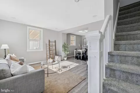 Entry Way - 1727 Brookview Rd, Dundalk, MD 21222 photo 10 of 12