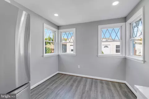 Entry Way - 1727 Brookview Rd, Dundalk, MD 21222 photo 5 of 12