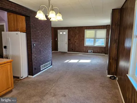 2209 Redthorn Rd, Middle River, MD 21220 photo 6