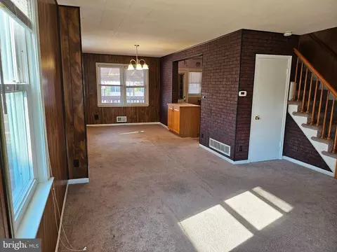 2209 Redthorn Rd, Middle River, MD 21220 photo 5