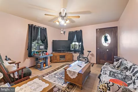 8335 Bletzer Rd, Dundalk, MD 21222 photo 7