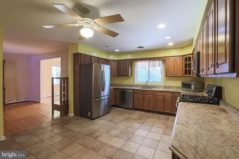 Entry Way - 9809 Gunforge Rd, Perry Hall, MD 21128 photo 2 of 2