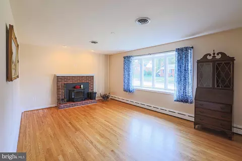 Living - 9809 Gunforge Rd, Perry Hall, MD 21128 photo 2 of 9