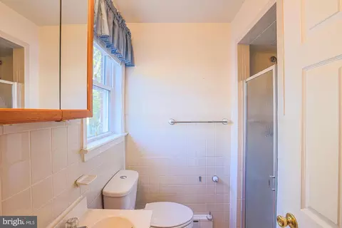 Bath - 9809 Gunforge Rd, Perry Hall, MD 21128 photo 4 of 6