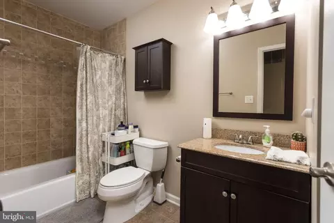 Bath - 36 Bernadotte Ct, Parkville, MD 21234 photo 3 of 4