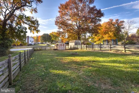 Exterior - 36 Bernadotte Ct, Parkville, MD 21234 photo 7 of 7